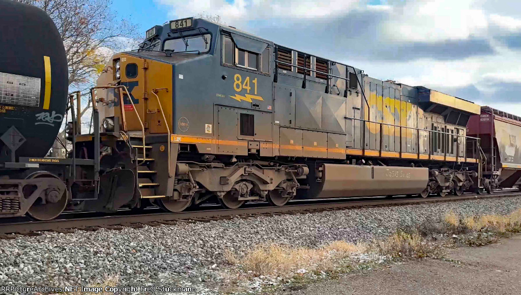 CSX 841